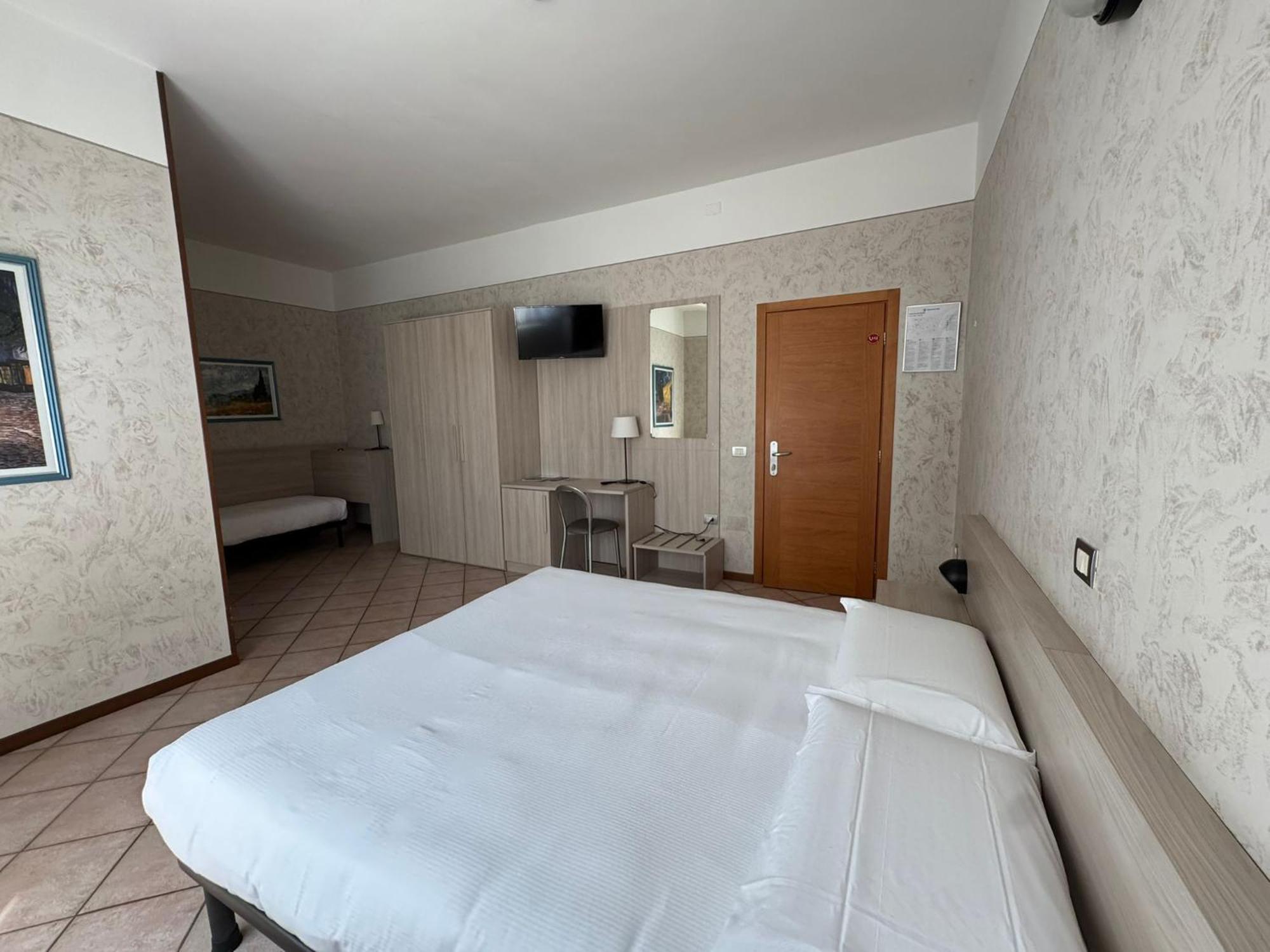 Hotel Bel Sito Peschiera 2*